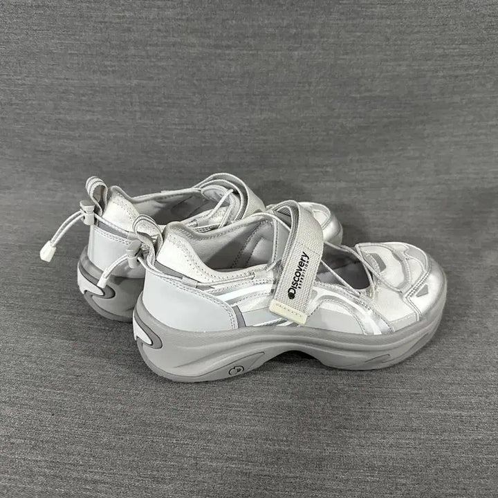 [SOLD OUT] 디스커버리 웨이브제인 스니커즈 샌들/여성(240mm)/s1556