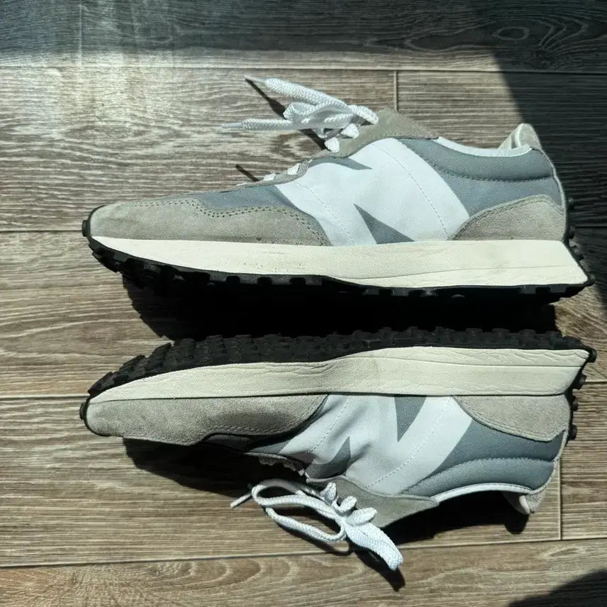 [BUNJANG] New Balance 327 Gray Sneakers / 뉴발란스 327 그레이 290