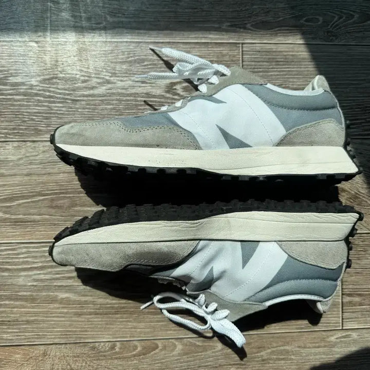 [BUNJANG] New Balance 327 Gray Sneakers / 뉴발란스 327 그레이 290