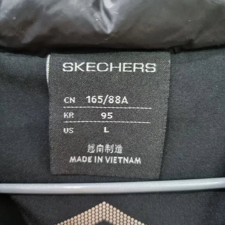 [BUNJANG] Skechers FLOWTech Hooded Windbreaker Jacket - Black / 스케쳐스 FLOWTech 후드 바람막이 블랙