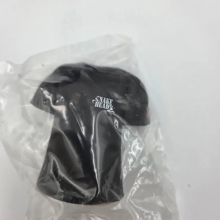 [BUNJANG] Crows D-chest T-Shirt Miniature Figure / 크로우즈 피규어 크로우즈X워스트  D-chest T-SHIRT 미니어처