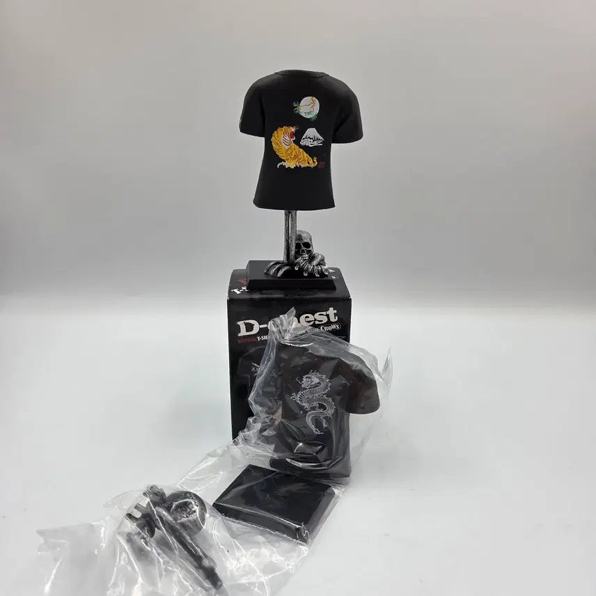 [BUNJANG] D-chest T-Shirt Miniature Figure / 크로우즈 피규어 크로우즈X워스트  D-chest T-SHIRT 미니어처
