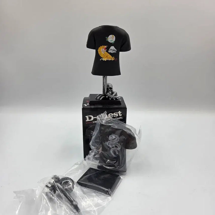 [BUNJANG] D-chest T-Shirt Miniature Figure / 크로우즈 피규어 크로우즈X워스트  D-chest T-SHIRT 미니어처
