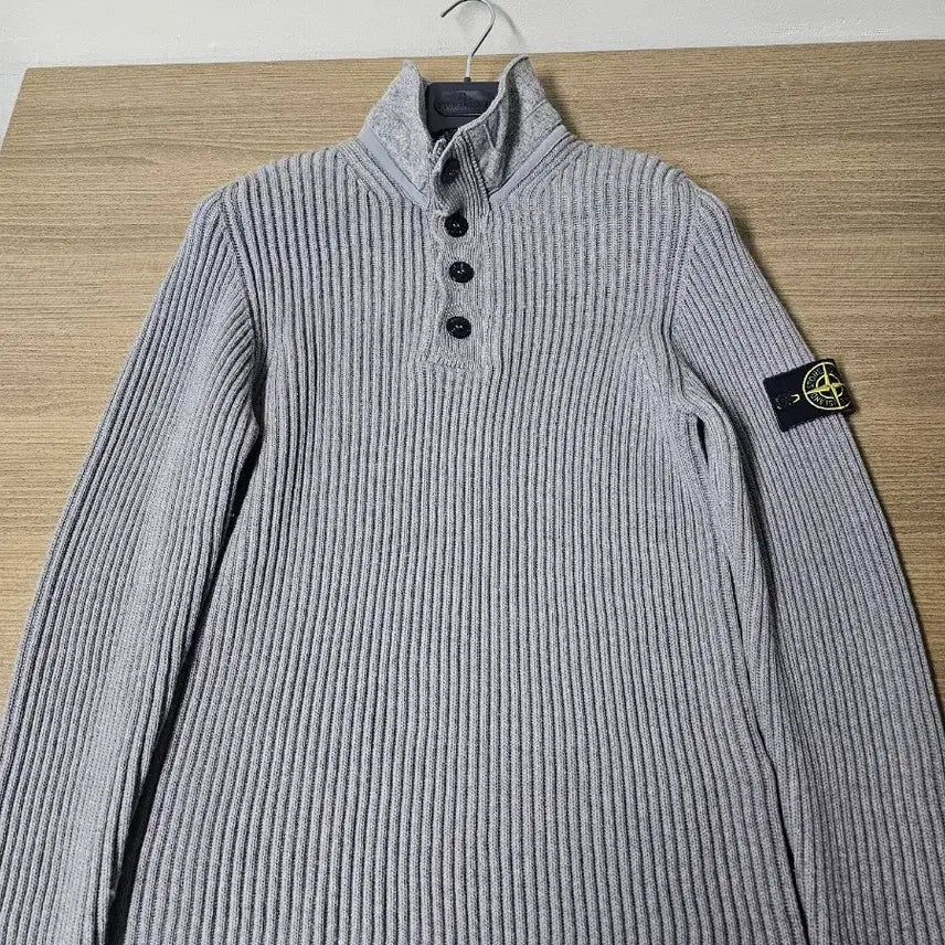 [SOLD OUT] 스톤아일랜드 골지 버튼 넥집업 니트