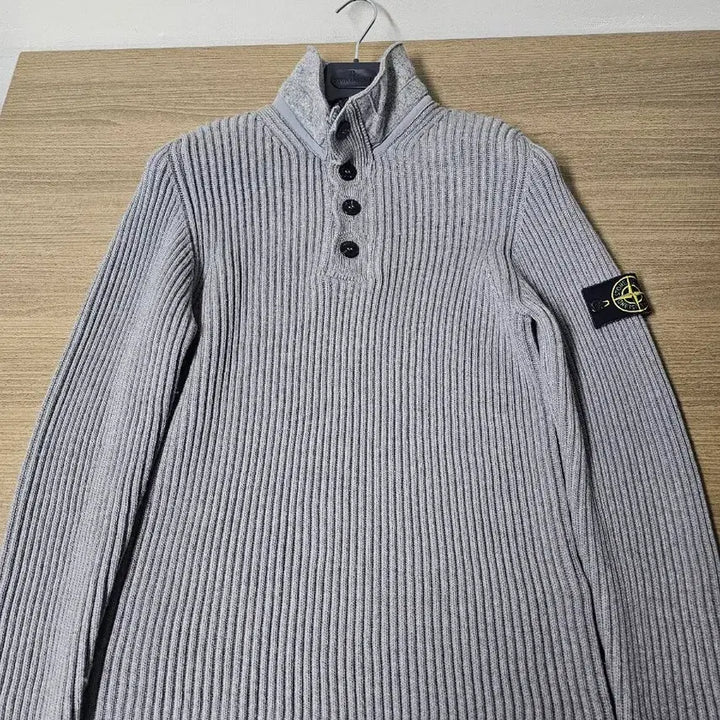[SOLD OUT] 스톤아일랜드 골지 버튼 넥집업 니트