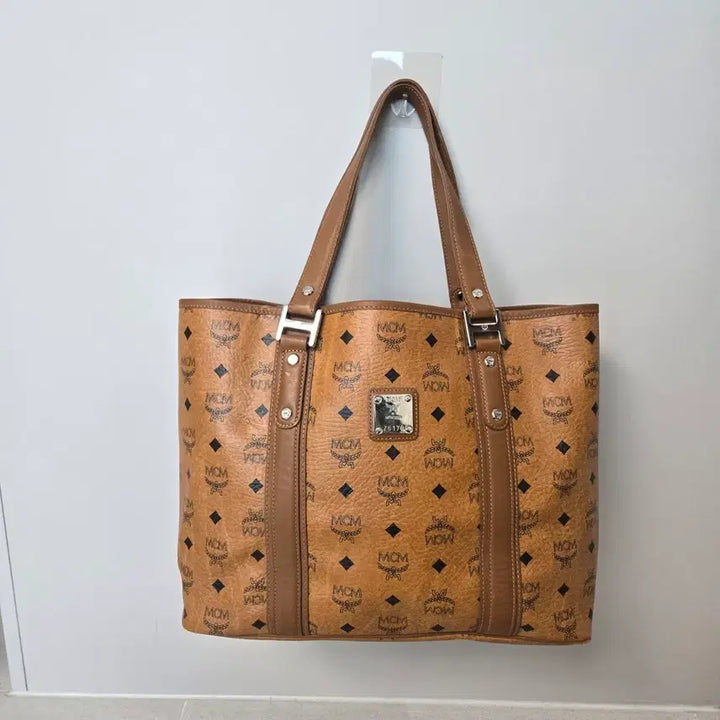 [SOLD OUT] MCM 엠씨엠 상태좋은  빅사이즈  황토 숏숄더 토드
