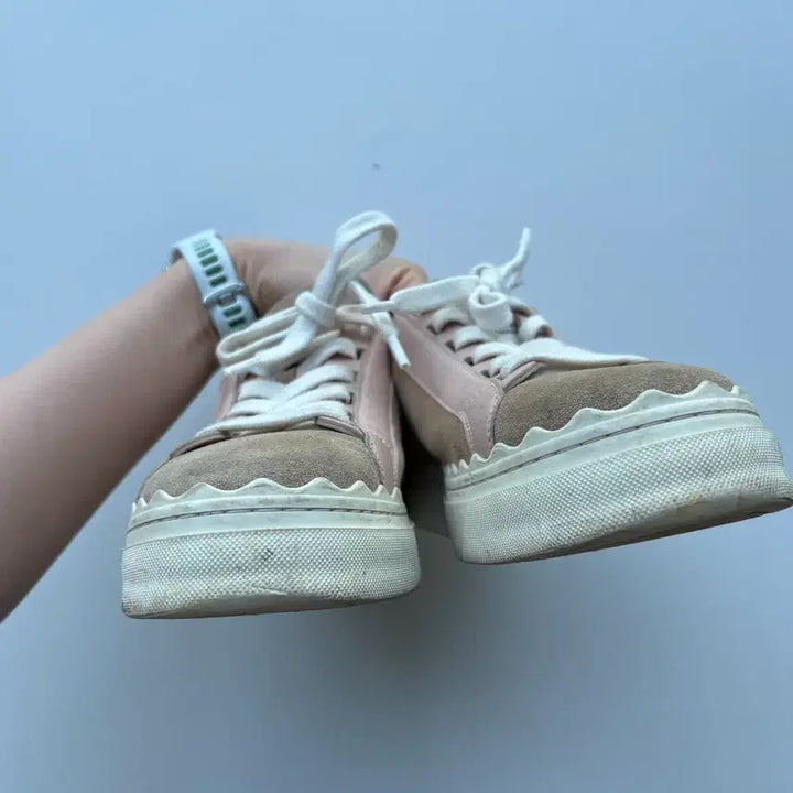 [SOLD OUT] 끌로에 스웨이드 스니커즈 베이지 톤