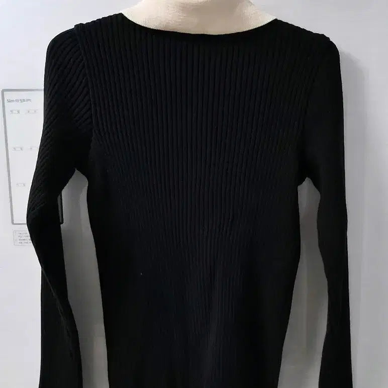 [BUNJANG] EVMOIU Black Colorblock Collar Knit Top / EVMOIU 블랙 배색 카라 니트 프리사이즈