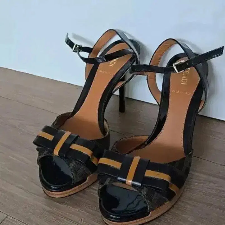 [BUNJANG] Fendi Ribbon Wedge Sandals Size 38 / FENDI[정품]리본 웨지 샌달/38/컨디션최상
