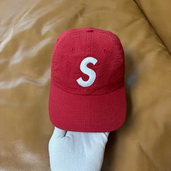 [SOLD OUT] 슈프림 S로고 6패널 볼캡 모자 24ss 시어서커 레드