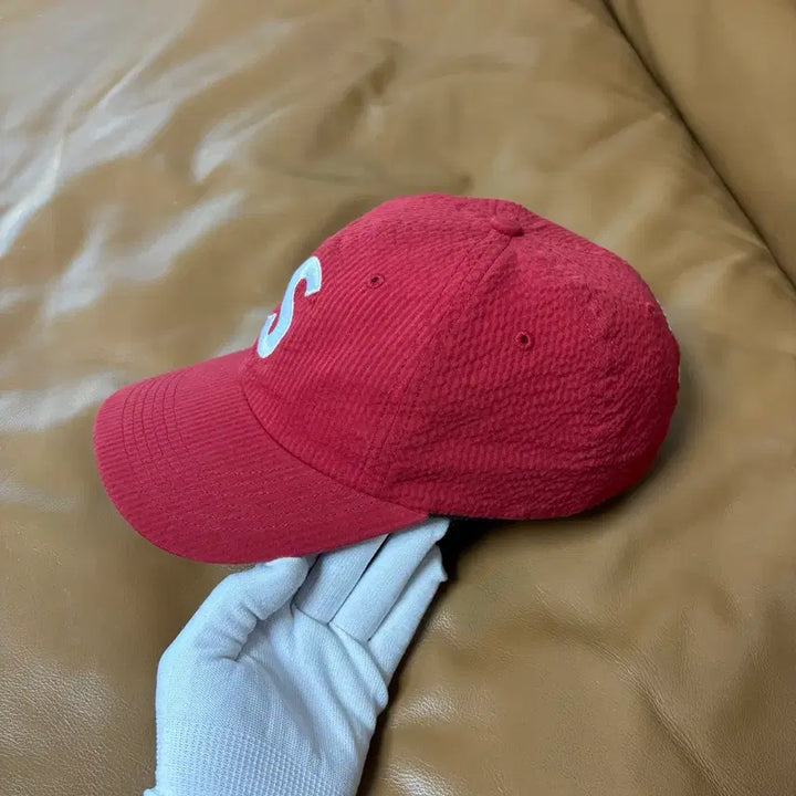 [SOLD OUT] 슈프림 S로고 6패널 볼캡 모자 24ss 시어서커 레드