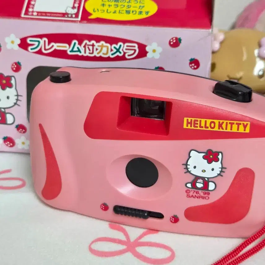 [BUNJANG] Classic Strawberry Kitty Film Camera / 고전키티 딸기키티 필름카메라
