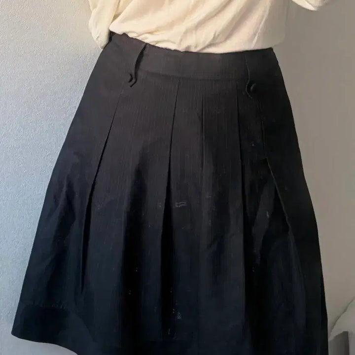 [BUNJANG] Pinstripe Pleated Midi Skirt / 스트라이프 플리츠 미디 스커트
