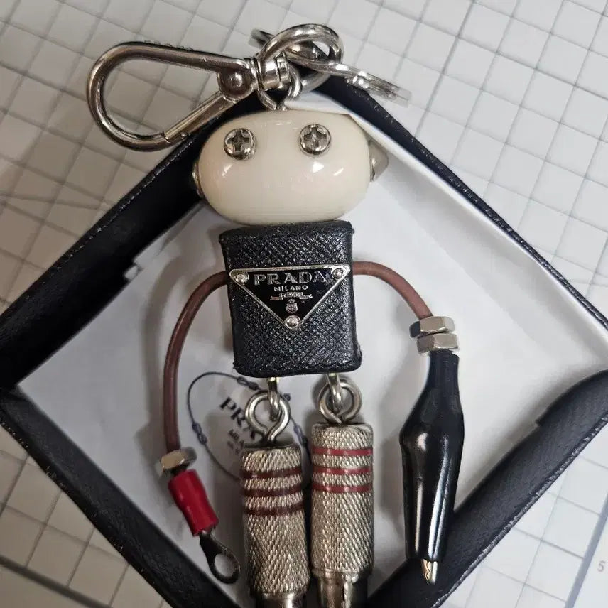 [BUNJANG] Prada Robot Keyring Black Saffiano Leather / 정품>프라다 로봇 키링 블랙 사피아노 가죽