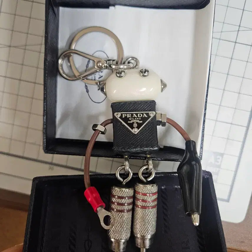 [BUNJANG] Prada Robot Keyring Black Saffiano Leather / 정품>프라다 로봇 키링 블랙 사피아노 가죽