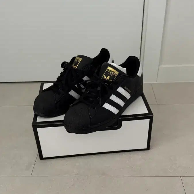 [SOLD OUT] 아디다스 슈퍼스타 블랙 운동화 270-275