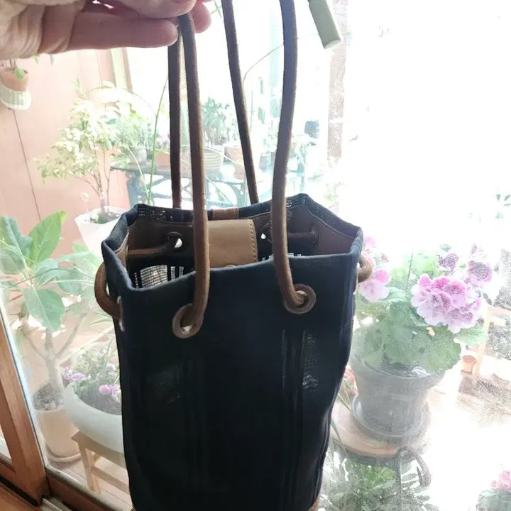 [BUNJANG] Black Mesh Bucket Tote Bag / 구호 메쉬 버킷백