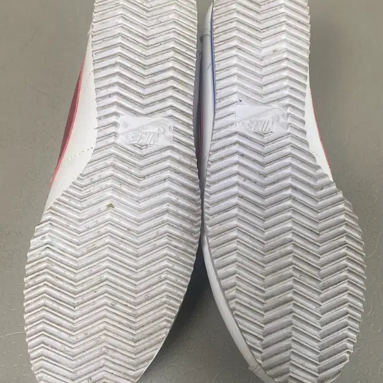 [SOLD OUT] (거의새거)나이키 코르테즈230mm