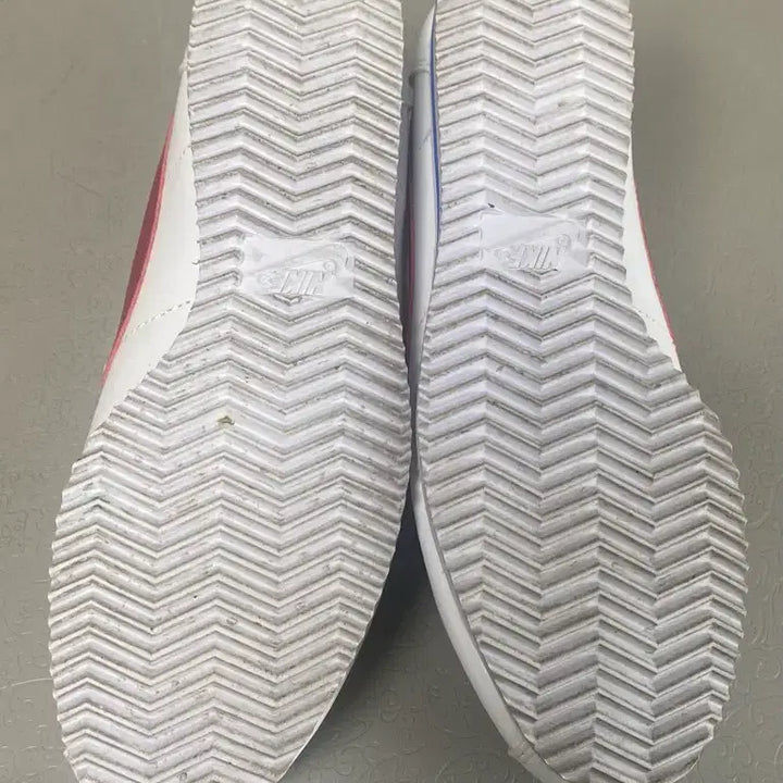 [SOLD OUT] (거의새거)나이키 코르테즈230mm