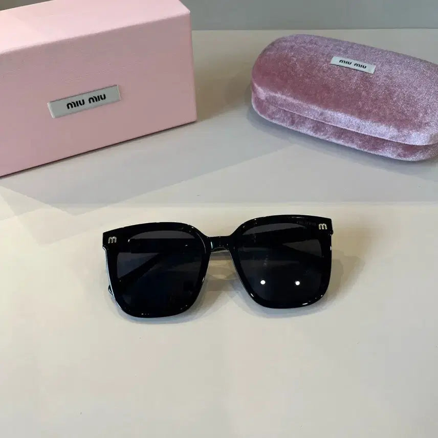 [BUNJANG] Miu Miu Black Sunglasses / 미우미우 블랙 선글라스