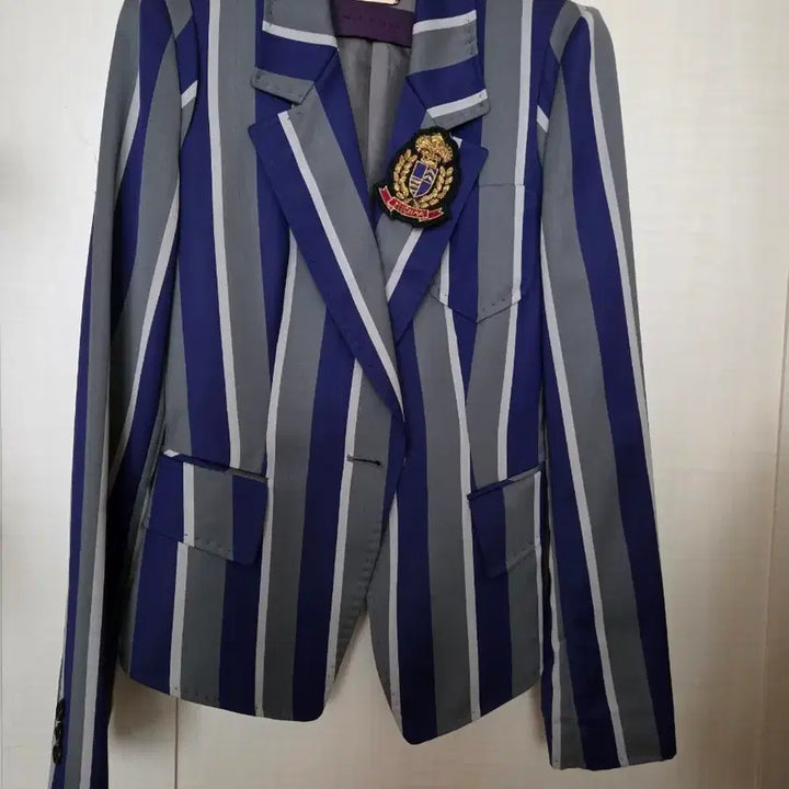 [BUNJANG] Misha Striped Emblem Jacket (Size 55) / 미샤 스트라이프 엠블럼 자켓 55