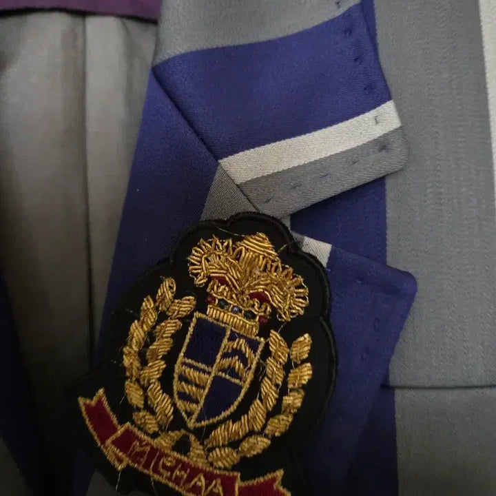 [BUNJANG] Misha Striped Emblem Jacket (Size 55) / 미샤 스트라이프 엠블럼 자켓 55