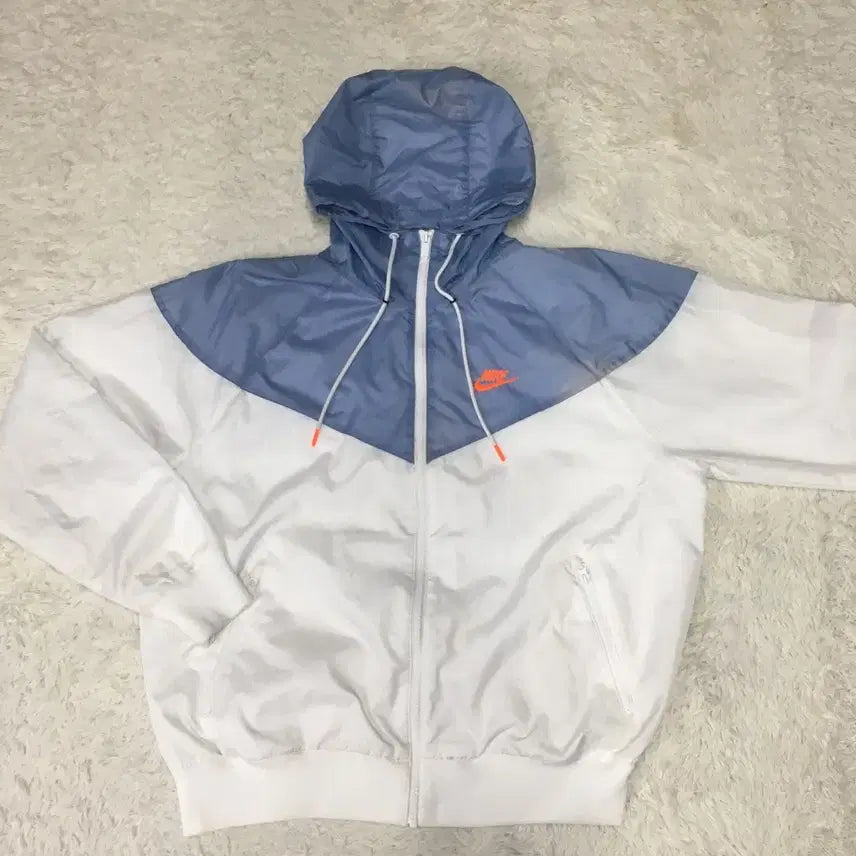 [SOLD OUT] 나이키 윈드러너 DD16