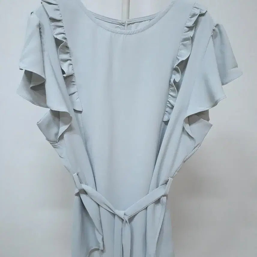 [SOLD OUT] 새상품 러플 블라우스 연그레이