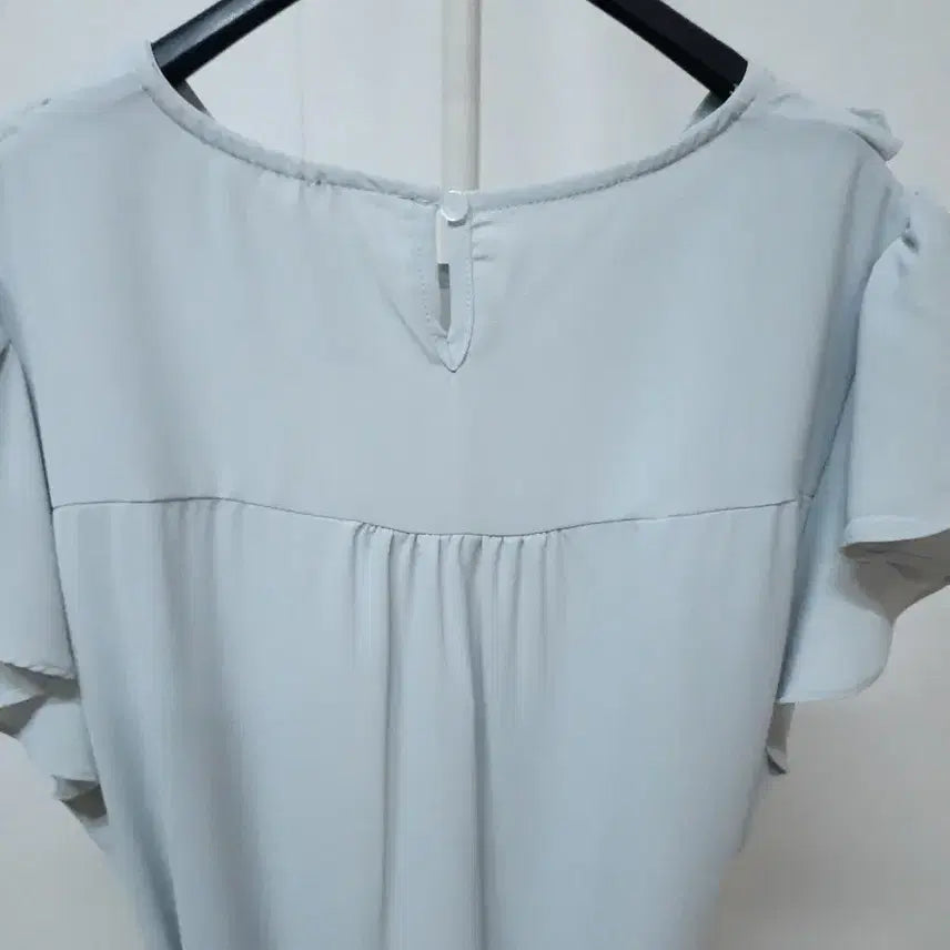 [SOLD OUT] 새상품 러플 블라우스 연그레이