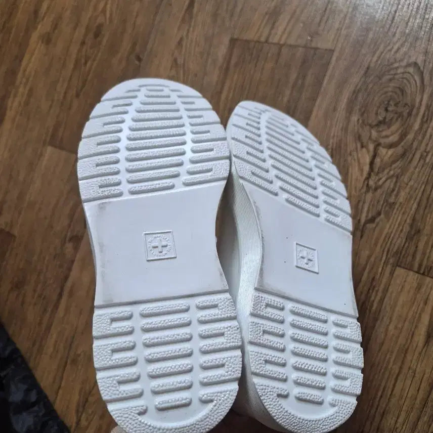 [BUNJANG] Dr. Martens White Loafers / 닥터마틴  미사용