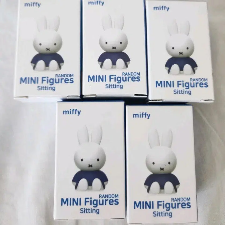 [BUNJANG] Miffy Mini Random Figure Sitting Bundle Set (5 pcs, Sealed) / 미피 미니 랜덤 피규어 Sitting 5개 (미개봉 새상품)
