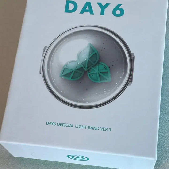 [SOLD OUT] DAY6 데이식스 공식 응원봉 ver.3 라이트밴드 마데워치