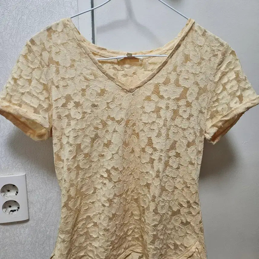 [BUNJANG] Maje Apricot Lace Short-Sleeve Blouse / [정품]아이디룩 수입 마쥬 살구색 레이스 반팔 블라우스