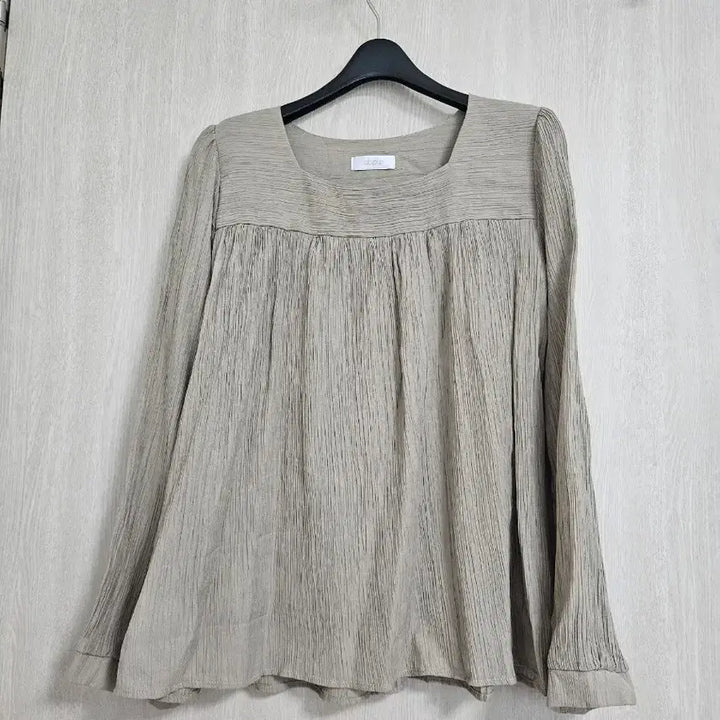 [BUNJANG] ab.plus Shirred Peplum Blouse (Khaki) / [새상품/브랜드] ab.plus 셔링 페플럼 블라우스(카키/55~66)