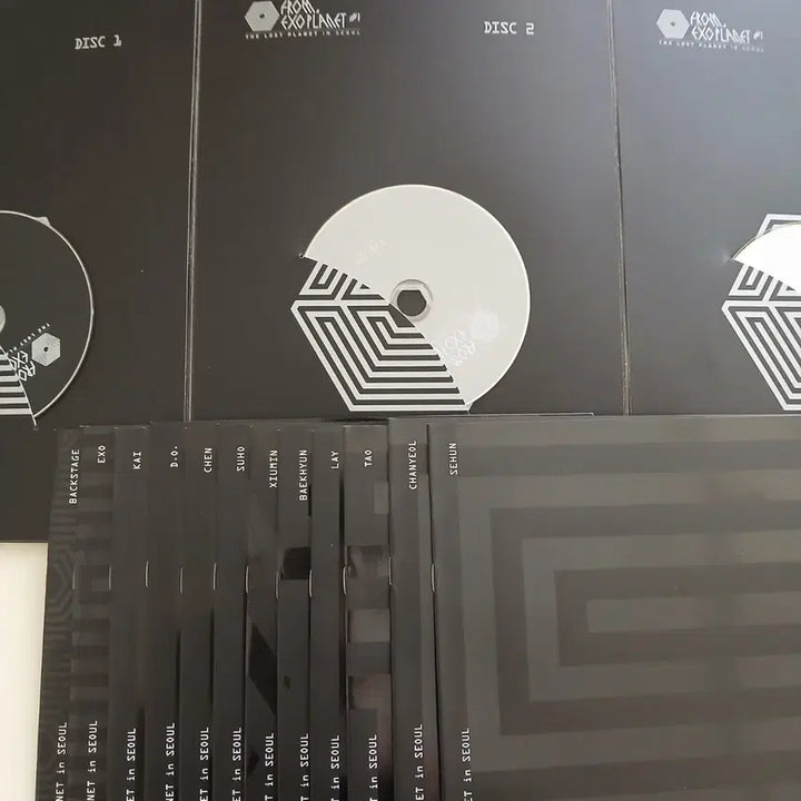 [BUNJANG] EXO Concert Photobook DVD CD Bundle Set / 엑소 콘서트 화보집 포토북 DVD CD 일괄 판매