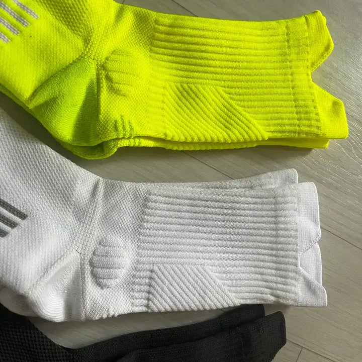 [BUNJANG] Sports Socks (4 Pairs) / 스포츠 양말 4켤레 (형광, 화이트, 챠콜) 새제품