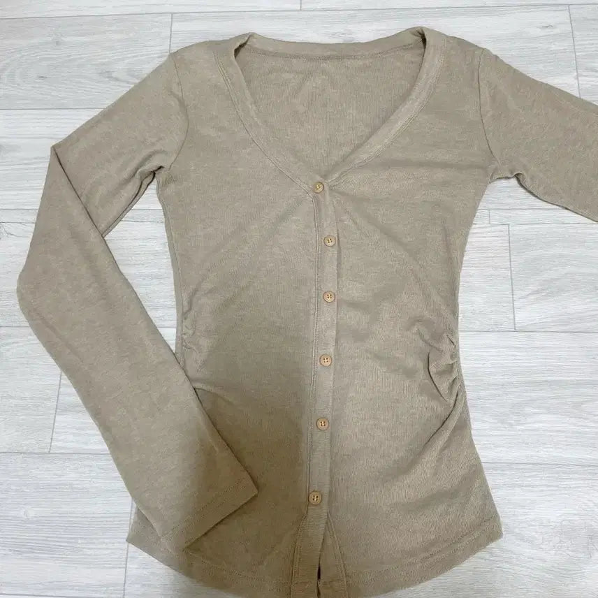 [SOLD OUT] 후드집업 가디건 티셔츠 쇼핑몰 새옷들 6벌