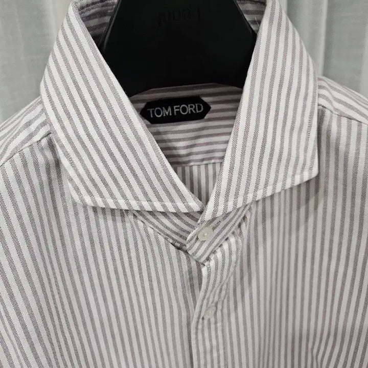 [SOLD OUT] 톰포드 스트라이프 셔츠 44
