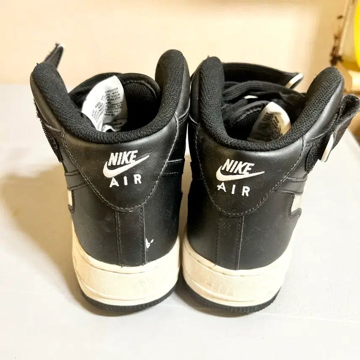 [SOLD OUT] 네고OK [270] 나이키 에어포스1 미드 07 달마시안 블랙