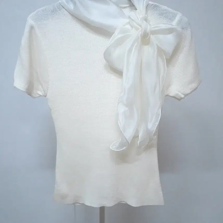 [SOLD OUT] 새상품 실키 리본타이 니트