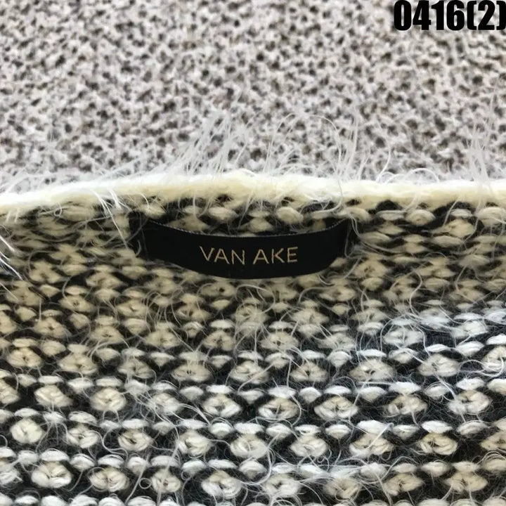 [BUNJANG] Vaneike Deer Pattern Knit Sweater / 반에이크 사슴 패턴 니트 f
