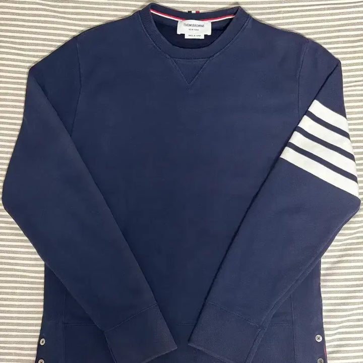 [SOLD OUT] 톰브라운 네이비 삼선 맨투맨 사이즈3