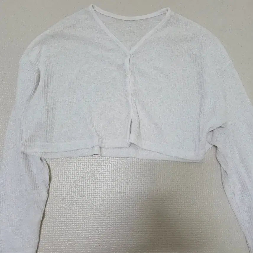 [BUNJANG] ABLE Zigzag White Crop Cardigan / 에이블 지그재그 화이트 크롭 가디건