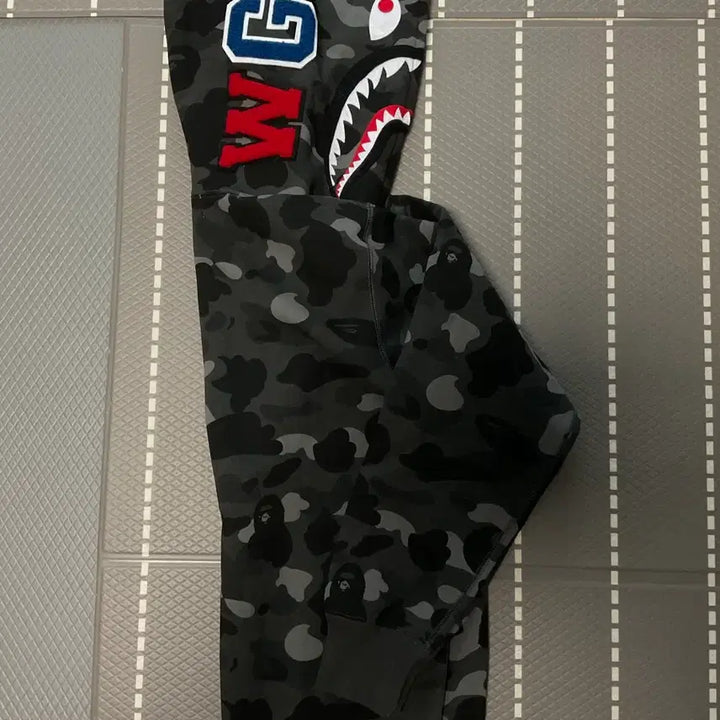[BUNJANG] BAPE Black Camo Shark Hoodie L / 베이프 흑계 후드집업 / L