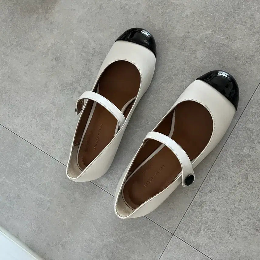 [SOLD OUT] 모디아티코 COI 스트랩 플랫슈즈 230