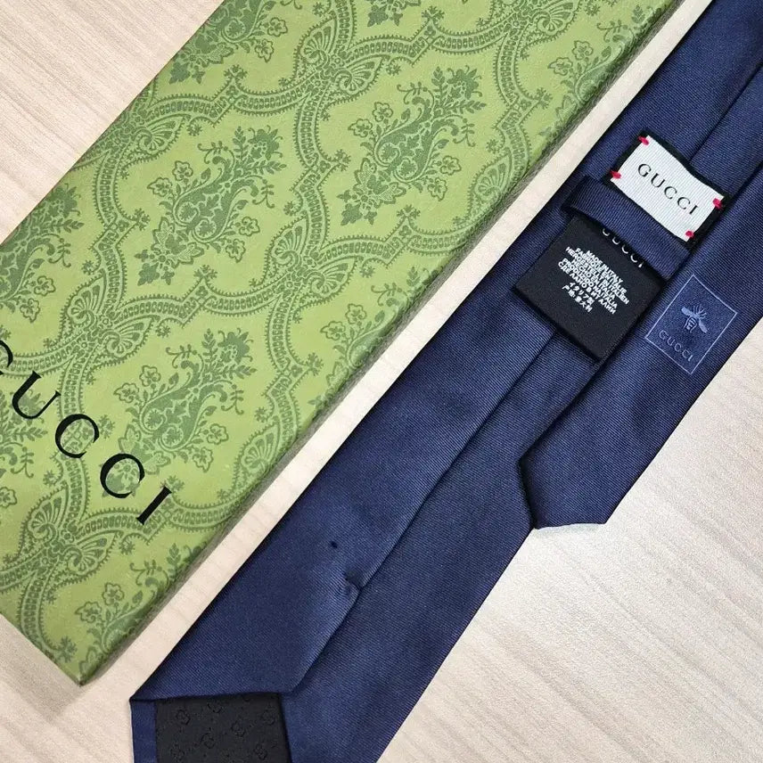 [BUNJANG] Gucci Bee Embroidery Silk Tie (Navy) / 구찌 GUCCI 꿀벌자수 실크 넥타이(네이비)