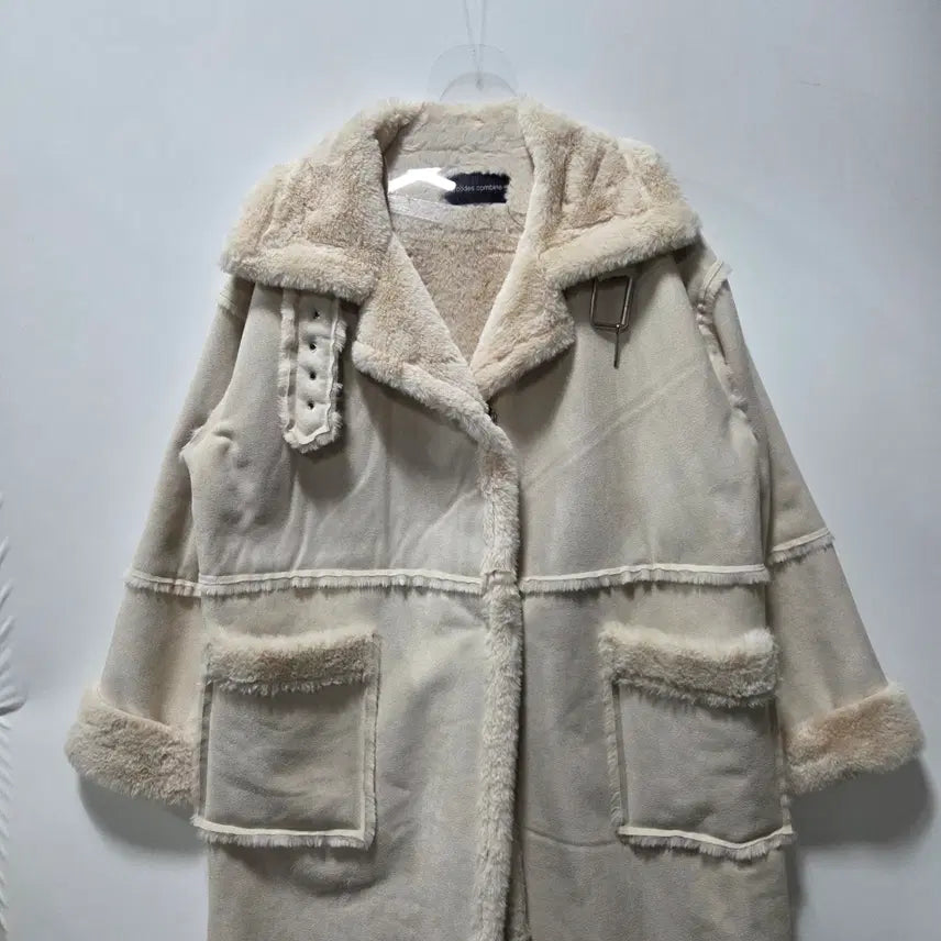 [BUNJANG] Codes Combine Ivory Faux Fur Coat / 코데즈컴바인 아이보리 무스탕 코트 26041601
