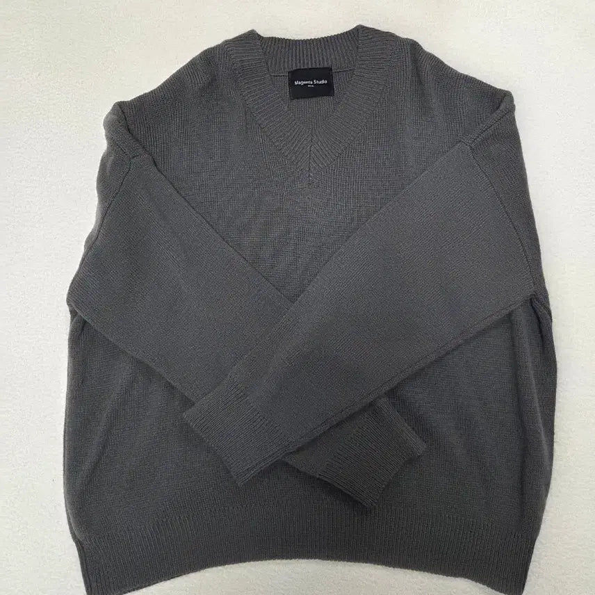 [BUNJANG] V-Neck Gray Knit Sweater / 브이넥 니트 그레이 프리사이즈