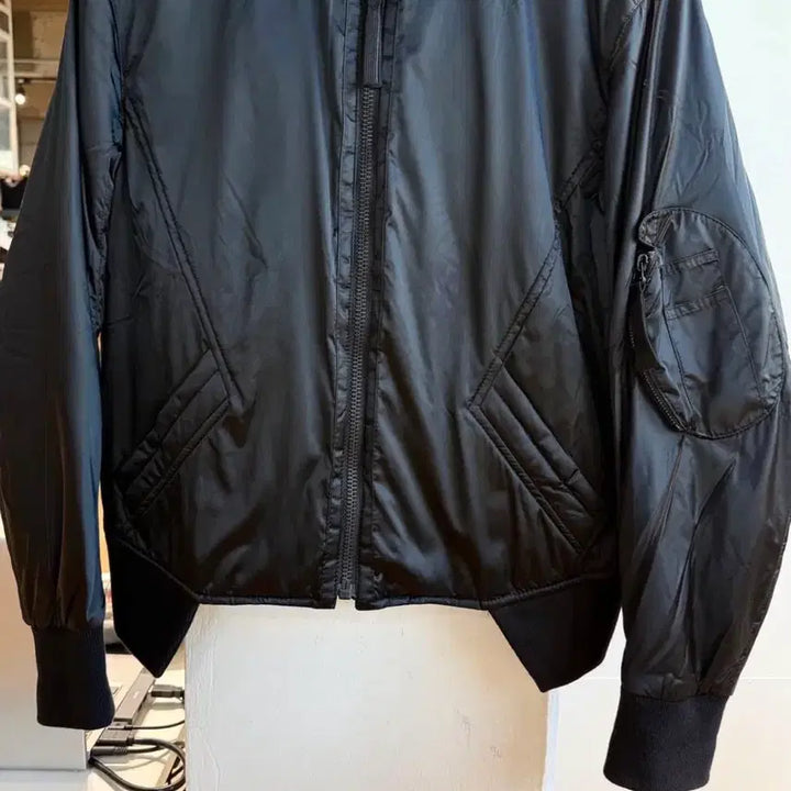 [SOLD OUT] 헬무트랭 나일론 봄버자켓