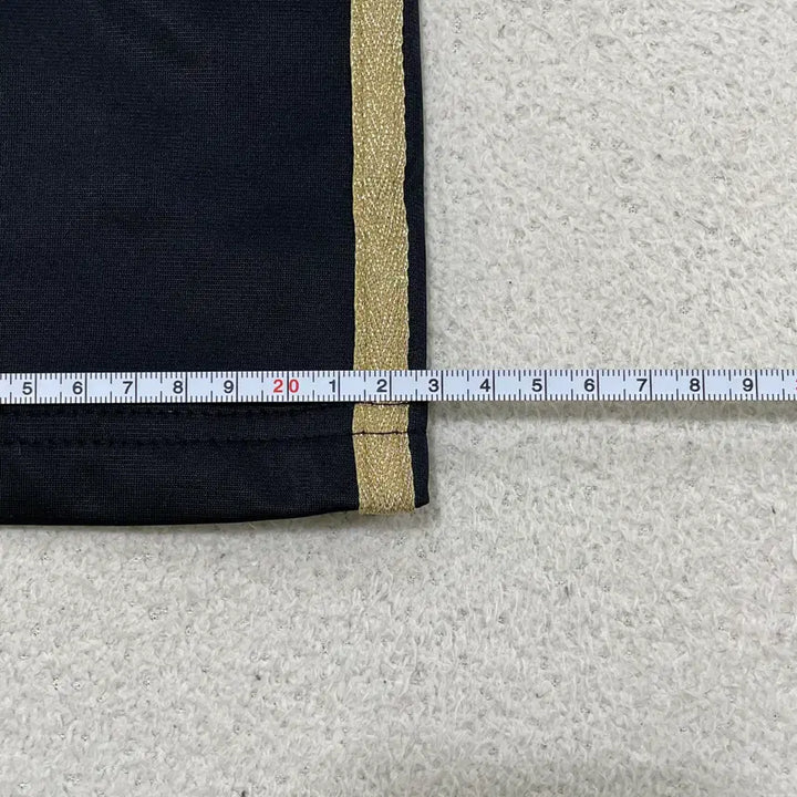 [BUNJANG] Adidas Gold Stripe Wide Training Pants / 90 아디다스 골드 스트라이프 와이드 트레이닝 팬츠 0416-2